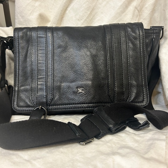 Burberry Leather Messenger Bag Excellent Condition - Picture 1 of 3